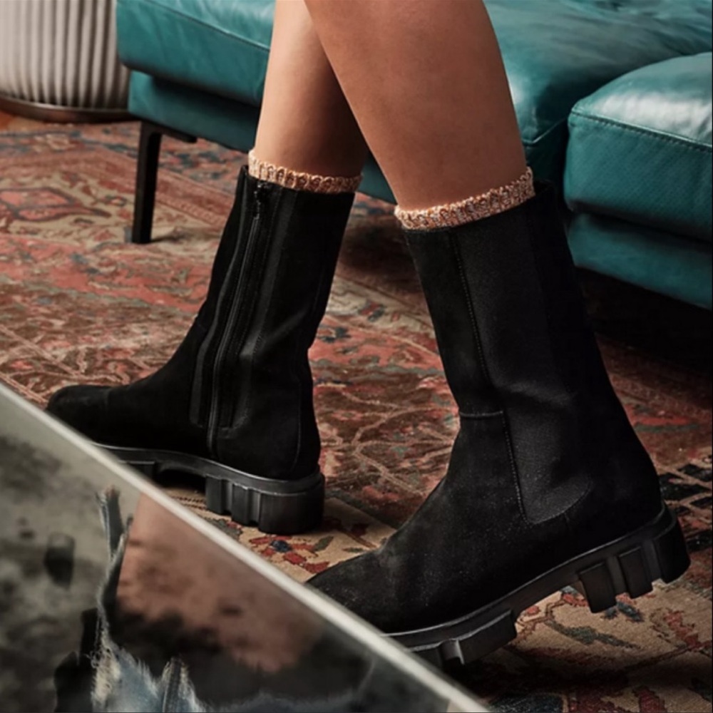 Free People Brooks Chelsea Boots 8 NEW